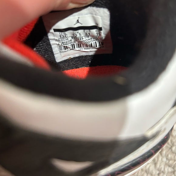 Kids Air Jordan Shoes - Picture 3 of 4